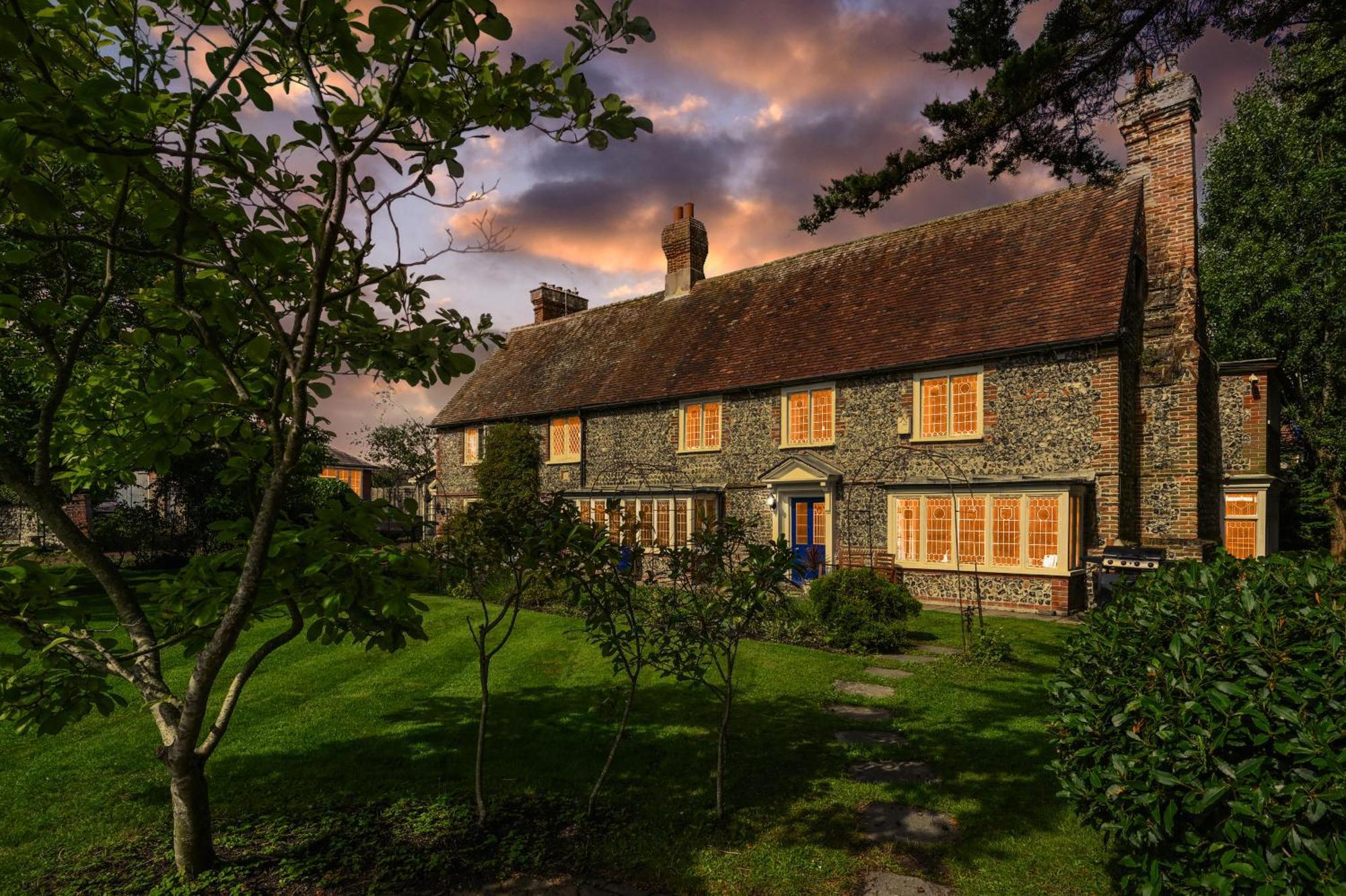 Villa Walnut Tree House Rustington Exterior foto